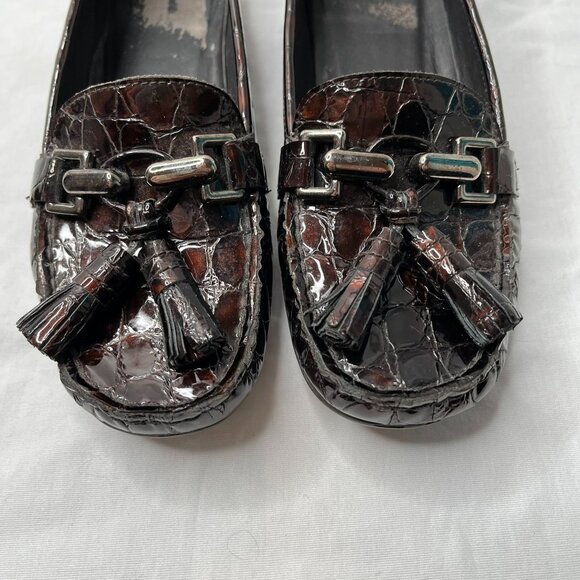 Stuart Weitzman Women's Rascal Patent Leather Croc Embossed tasseled Loafers 6 - Picture 6 of 13